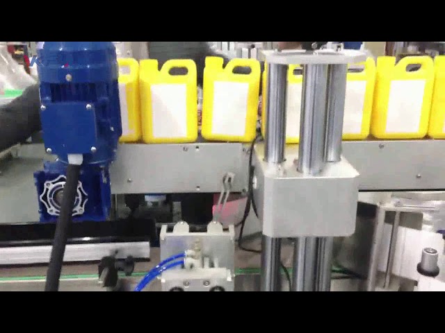 Автоматична машина за етикетиране на течни бутилки за почистване